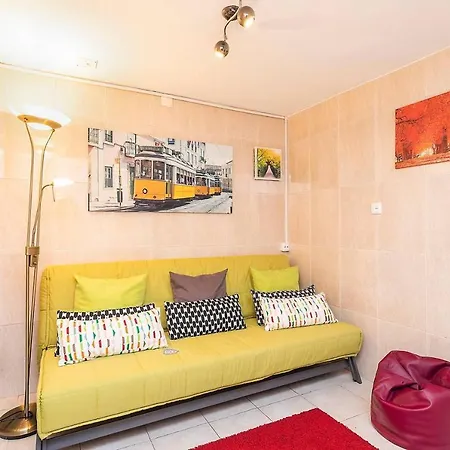 Apartament Typical In The Heart Of *