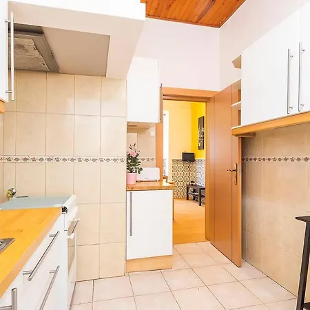 Apartament Typical In The Heart Of Lizbona